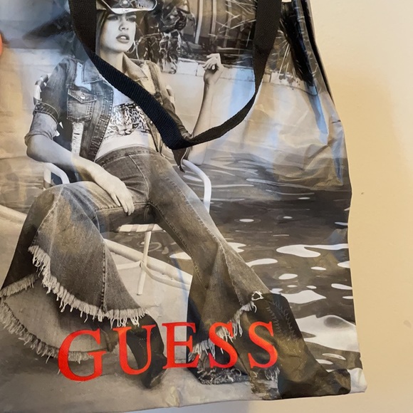 Guess purse - Picture 7 of 7